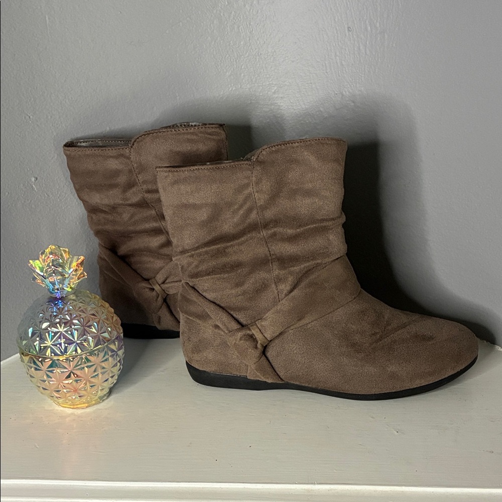 Simply Styled Brown Ankle Booties Size 8